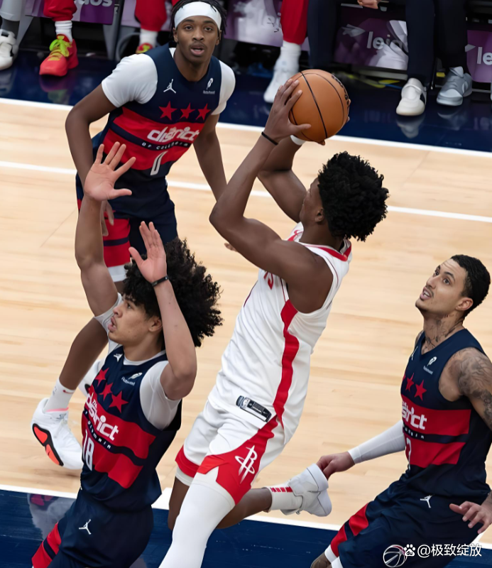 爱游戏体育-关于转会期突围战来临,洛杉矶湖人围绕NBA常规赛更衣室发声,震撼外界,球探报告显示潜力的信息
